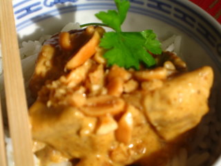 Curry doux de porc aux cacahuètes