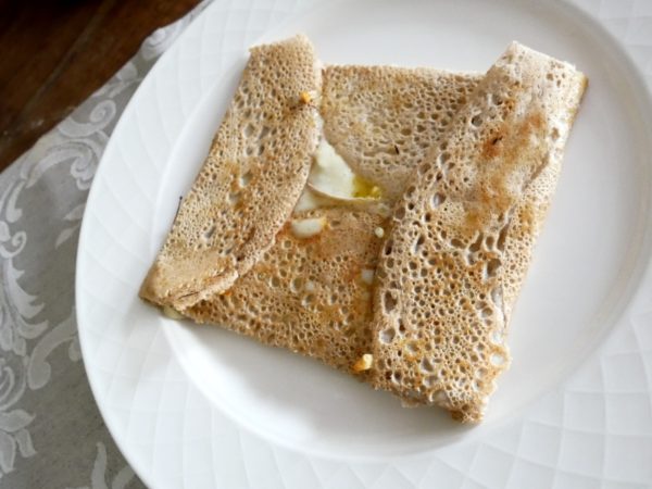 galette à la farine de sarrasin farcie au gorgonzola