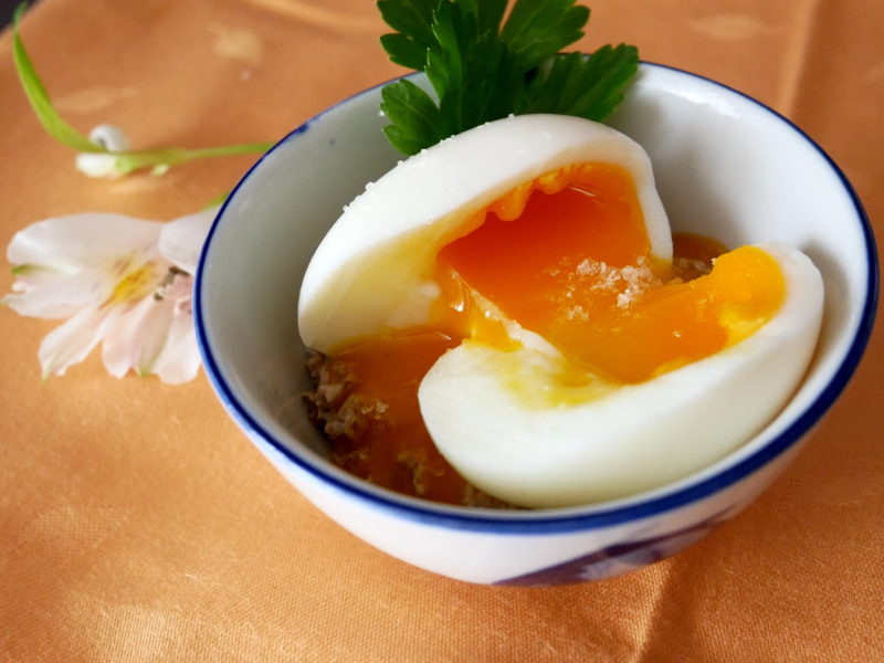 Oeuf mollet sur mousse de champignons